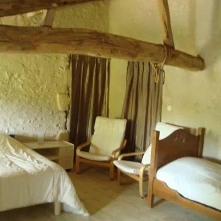בית נופש Ancienne Ferme Charentaise Sémussac