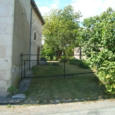 בית נופש Ancienne Ferme Charentaise *